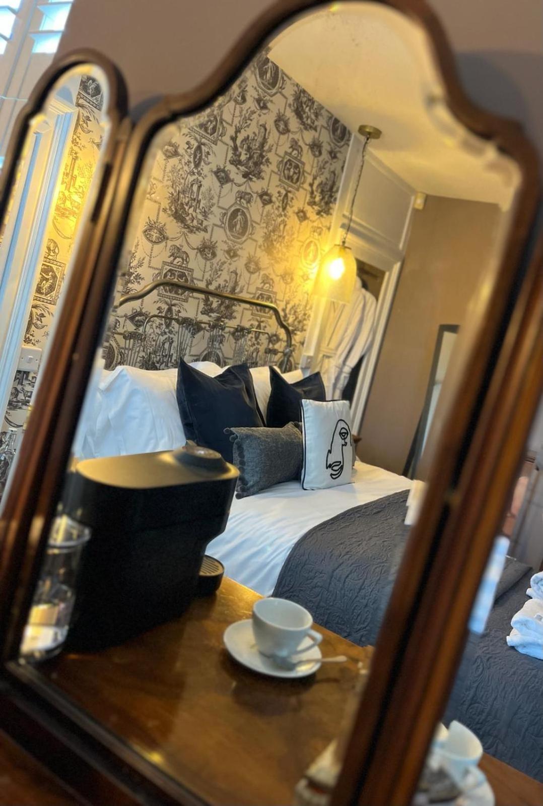 The Three Tuns Hotel Chepstow Luaran gambar